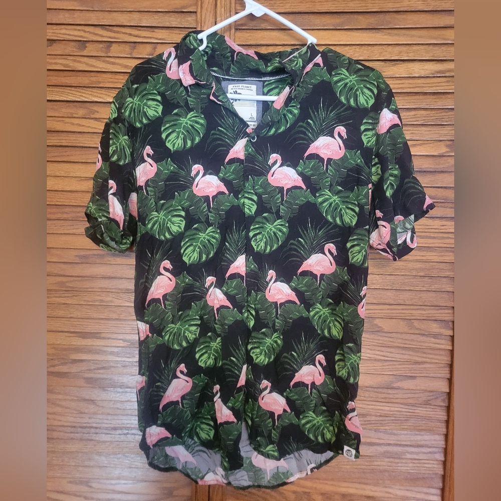 Free Planet‎ Pink Flamingo and Leaf Print Shirt Size Large Mens